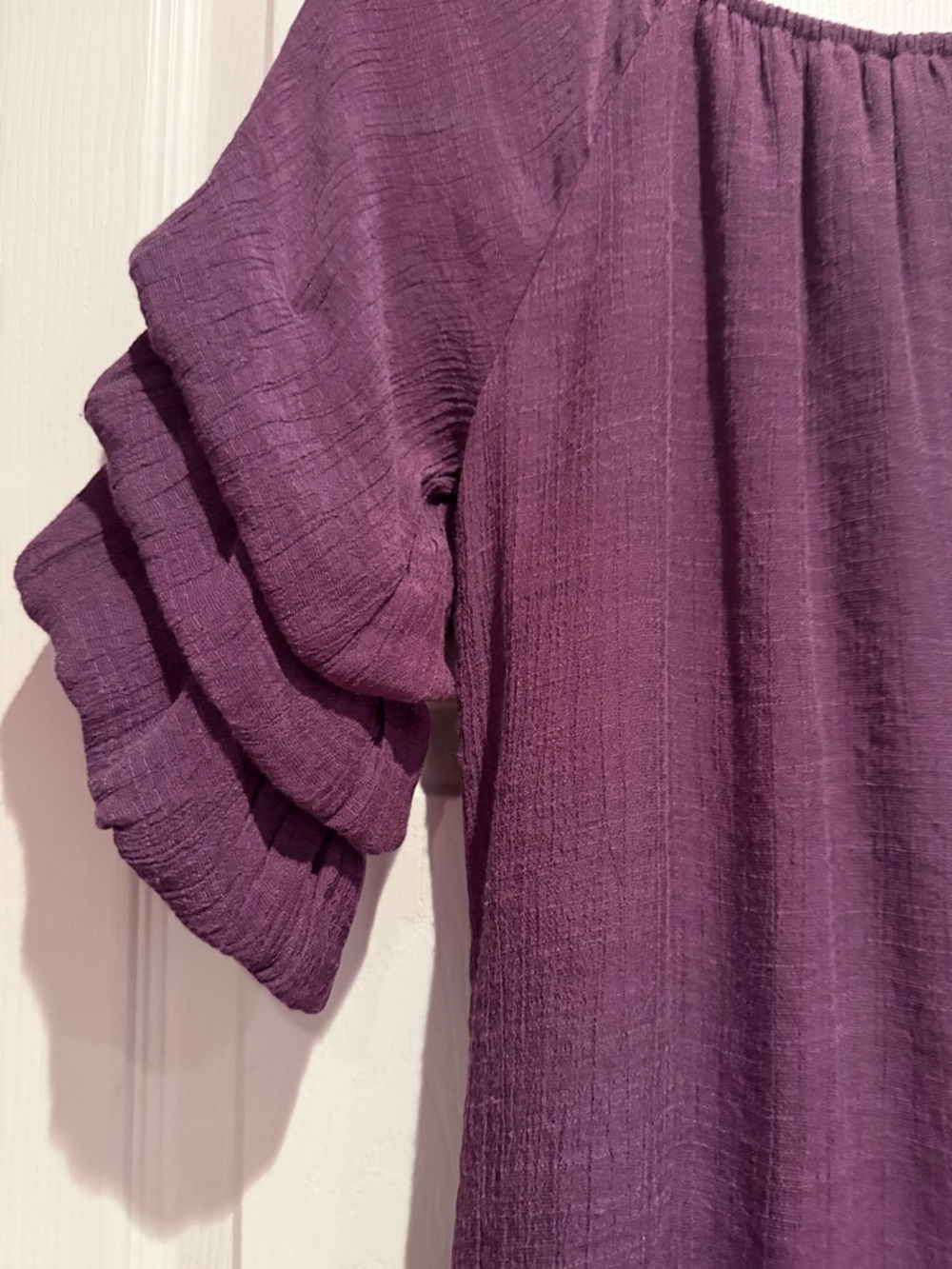 Women’s Plum Tiered Ruffle Sleeve Dress - Picture 4 of 4